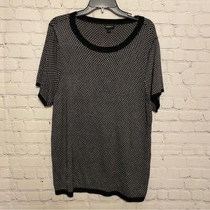 Torrid Womens Sweater sz 4 Black White Geo Pullover Short Sleeve Knit